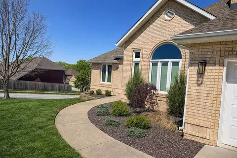 Exterior - 4821 E Cherokee St, Springfield, MO 65809 photo 2 of 8