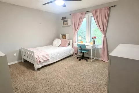 Bedroom - 4821 E Cherokee St, Springfield, MO 65809 photo 3 of 8