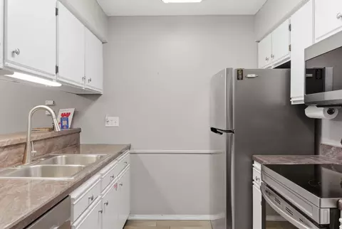 Kitchen - 169 Troon Dr #3, Branson, MO 65616 photo 3 of 6