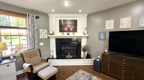 2711 W Executive Cir, Ozark, MO 65721 photo 8