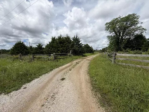 650 Hidden Pond Dr, Fordland, MO 65652
