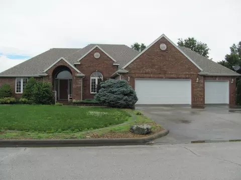 1401 S Georgia Dr, Bolivar, MO 65613