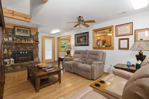 Living - 9723 Highway E, Houston, MO 65483 photo 1 of 2