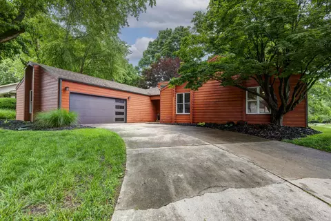 Exterior - 4832 S Warwick Ave, Springfield, MO 65804 photo 2 of 10