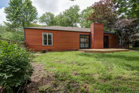 Exterior - 4832 S Warwick Ave, Springfield, MO 65804 photo 8 of 10