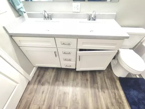 Bath - 125 E Chrysler Ave, Clever, MO 65631 photo 6 of 8