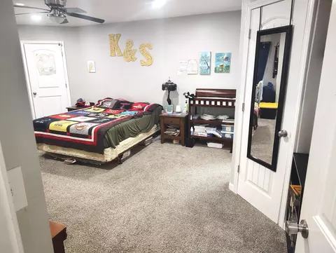 Bedroom - 125 E Chrysler Ave, Clever, MO 65631 photo 2 of 5