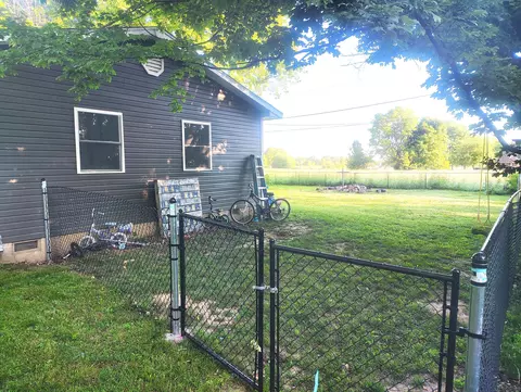 Exterior - 125 E Chrysler Ave, Clever, MO 65631 photo 3 of 4