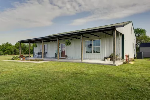 Exterior - 23 Neill Rd, Buffalo, MO 65622 photo 6 of 8