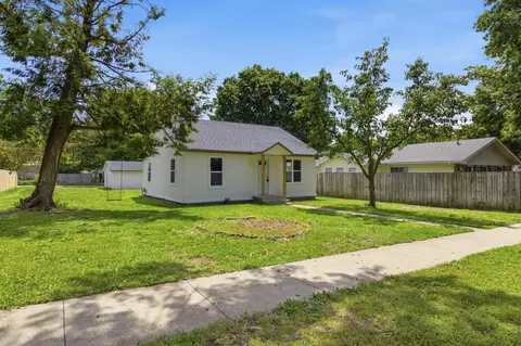 605 N Lincoln Ave, Monett, MO 65708