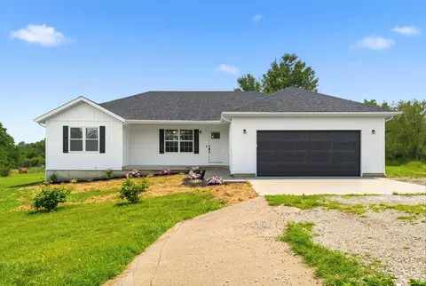 5106 S 165th Rd, Bolivar, MO 65613