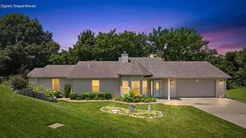 67 Starrville Pl, Reeds Spring, MO 65737