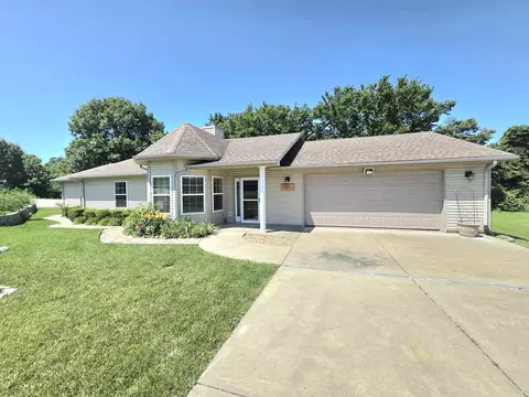 67 Starrville Pl, Reeds Spring, MO 65737