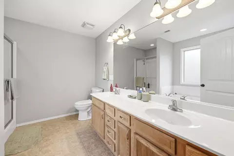 Bath - 200 N Meadowlark Dr, Willard, MO 65781 photo 2 of 5
