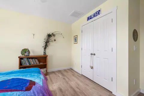 Bedroom - 995 Badger Rd, Oldfield, MO 65720 photo 4 of 8