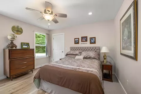 Bedroom - 995 Badger Rd, Oldfield, MO 65720 photo 1 of 8