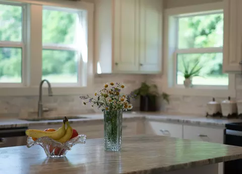 Kitchen - 995 Badger Rd, Oldfield, MO 65720 photo 2 of 7