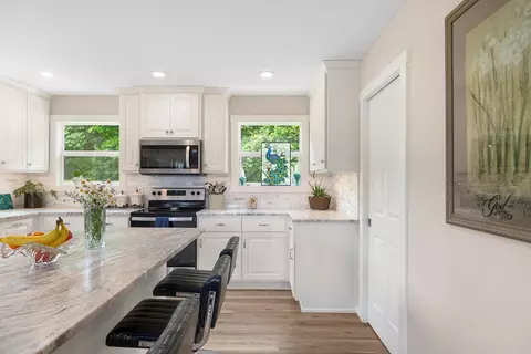 Kitchen - 995 Badger Rd, Oldfield, MO 65720 photo 3 of 7