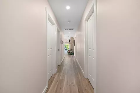 Entry Way - 995 Badger Rd, Oldfield, MO 65720 photo 2 of 3