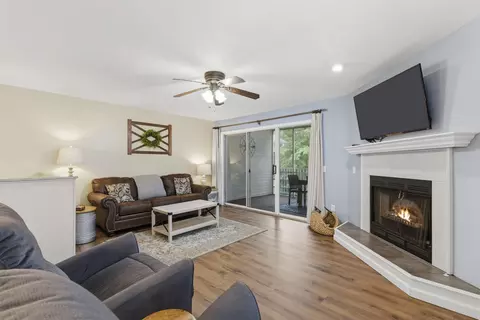 Living - 129 The Blfs #33-4, Branson, MO 65616 photo 1 of 2