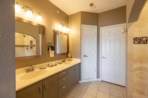 Bath - 835 Fairview St #6, Branson, MO 65616 photo 1 of 8