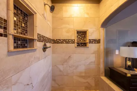 Bath - 835 Fairview St #6, Branson, MO 65616 photo 3 of 8