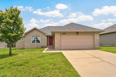 4104 N Mead Dr, Ozark, MO 65721
