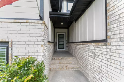Exterior - 2101 N Affirmed Ave, Springfield, MO 65802 photo 4 of 11