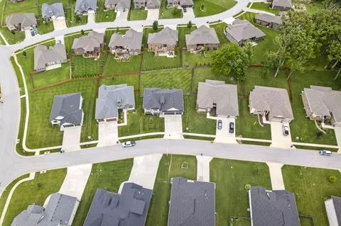 View/Area - 2101 N Affirmed Ave, Springfield, MO 65802 photo 5 of 5