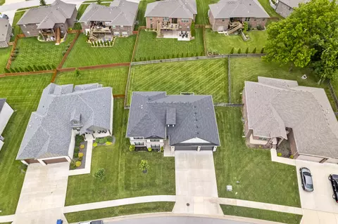View/Area - 2101 N Affirmed Ave, Springfield, MO 65802 photo 4 of 5