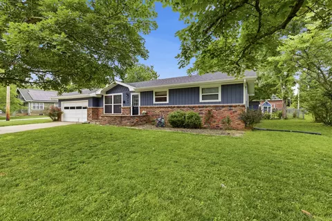 402 S Rice St, Nixa, MO 65714
