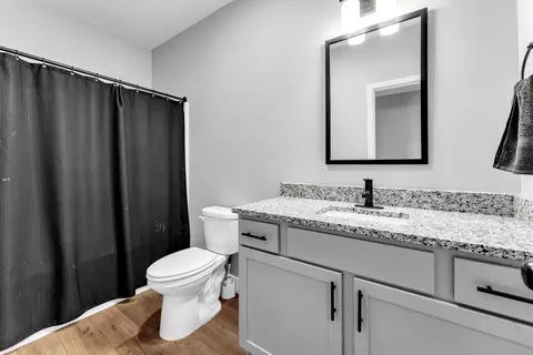 Bath - 1444 E Macon St, Republic, MO 65738 photo 3 of 3