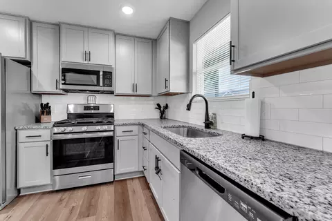 Kitchen - 1444 E Macon St, Republic, MO 65738 photo 2 of 3