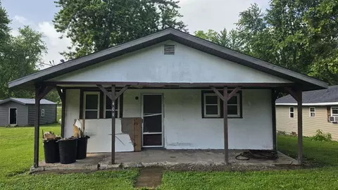 409 W Long St, Mountain Grove, MO 65711