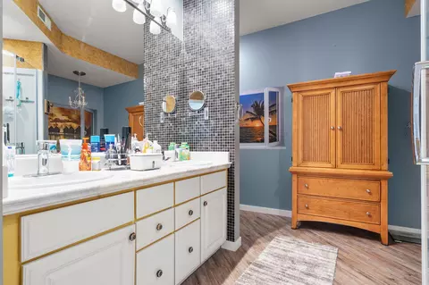 Bath - 123 Oak Dr #6, Branson, MO 65616 photo 1 of 6