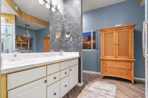 Bath - 123 Oak Dr #6, Branson, MO 65616 photo 2 of 6