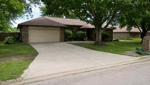 Exterior - 6863 W Cactus St, Springfield, MO 65803 photo 2 of 10