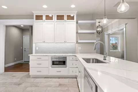 Kitchen - 156 Pinehurst Dr, Branson, MO 65616 photo 2 of 5
