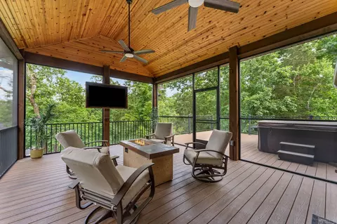 Exterior - 156 Pinehurst Dr, Branson, MO 65616 photo 3 of 8