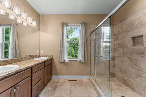 Bath - 156 Pinehurst Dr, Branson, MO 65616 photo 1 of 5