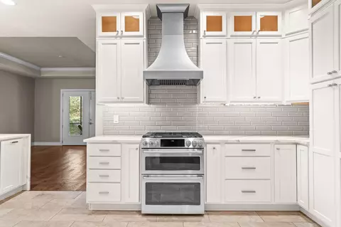 Kitchen - 156 Pinehurst Dr, Branson, MO 65616 photo 3 of 5