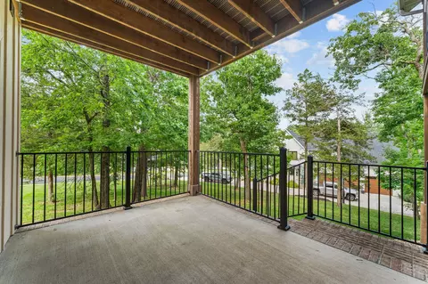 Exterior - 156 Pinehurst Dr, Branson, MO 65616 photo 6 of 8