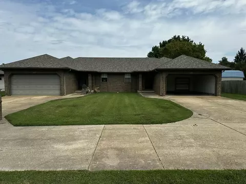 1000-1011 E 15th St, Mountain Grove, MO 65711