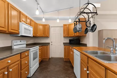 Kitchen - 180 Quail Run Rd, Branson, MO 65616 photo 2 of 3