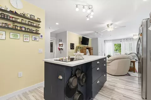 Kitchen - 552 Mark Trl, Sparta, MO 65753 photo 4 of 5