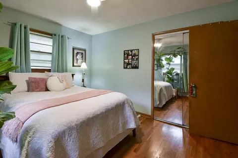 Bedroom - 1939 S Roanoke Ave, Springfield, MO 65807 photo 2 of 8