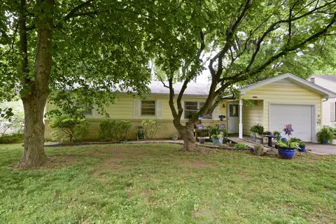 Exterior - 1939 S Roanoke Ave, Springfield, MO 65807 photo 7 of 9