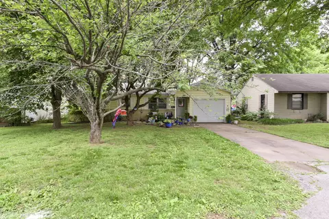 Exterior - 1939 S Roanoke Ave, Springfield, MO 65807 photo 9 of 9