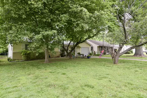 Exterior - 1939 S Roanoke Ave, Springfield, MO 65807 photo 8 of 9