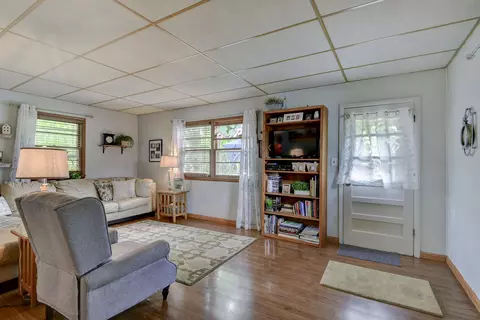 Living - 1939 S Roanoke Ave, Springfield, MO 65807 photo 2 of 4